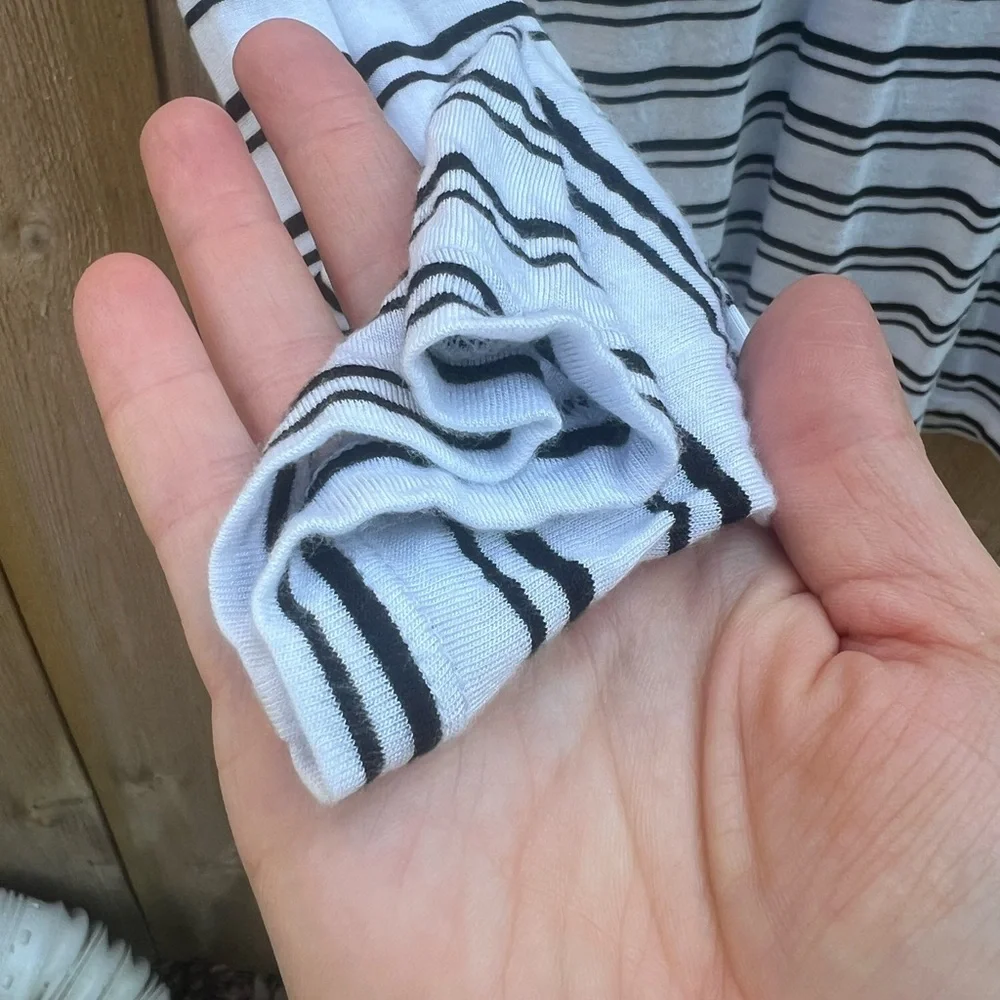 Banana Republic striped black and white long sleeve tee tshirt - Picture 2 of 6